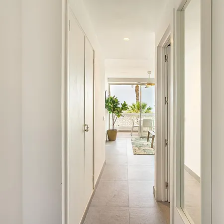 公寓 Modern Renovated With Terrace In Playa De Americas