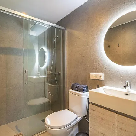Apartmán Modern Renovated With Terrace In Playa De Americas *